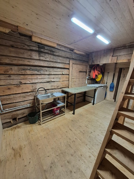La cuisine musher Intérieur de la cuisine musher avec évier et espace de préparation